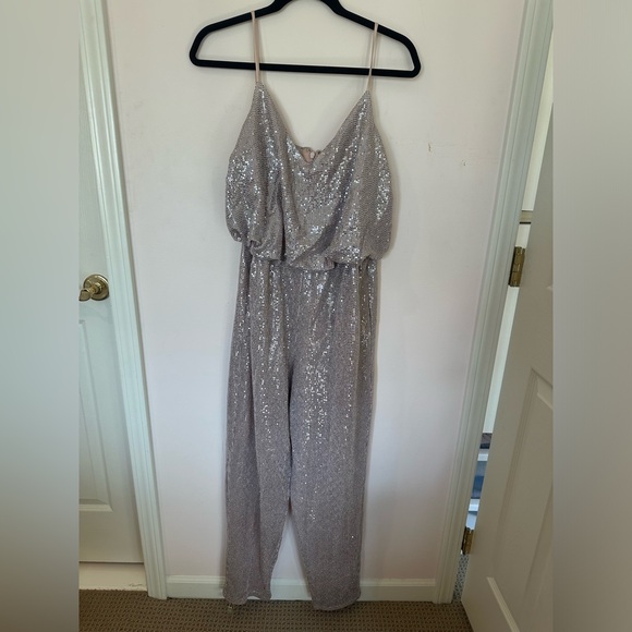 Worn 1X-Eliza J Sleeveless Sequins Metallic Rose Gold Jumpsuit,Pockets + Size 12 - Picture 4 of 6